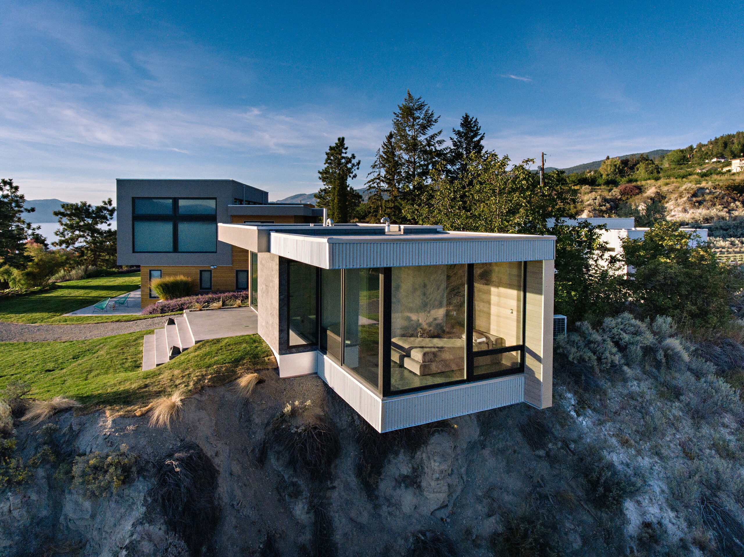Kelowna photographers. Adrian Photographers specializing in photography in Kelowna, the Okanagan and BC.